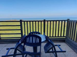 Balkón alebo terasa v ubytovaní Duplex avec balcon, parking, animaux admis, et Wi-Fi - FR-1-675-2