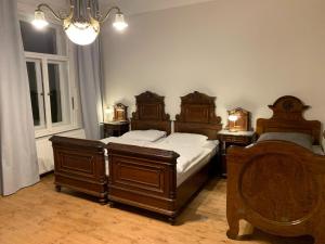 Postel nebo postele na pokoji v ubytování Spacious holiday home in luknov with private garden