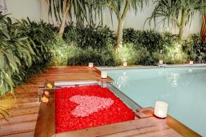 Bazén v ubytování Sana Vie Villa Seminyak by Ini Vie Hospitality nebo v jeho okolí