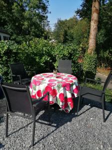 Garður fyrir utan B&B L'ourthe