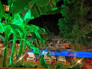Bazén v ubytování Copacabana Hotel nebo v jeho okolí