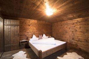 Posteľ alebo postele v izbe v ubytovaní Hütte - Ferienhaus Bischoferhütte für 2-10 Personen