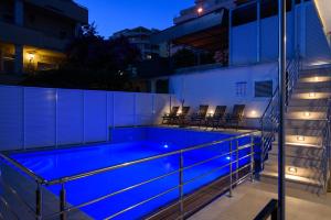 Bazén v ubytování A1-apt w shared pool & balcony next to the beach nebo v jeho okolí