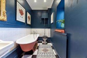 Ένα μπάνιο στο River View: Characterful Townhouse, Stunning Views +25 φωτογραφίες