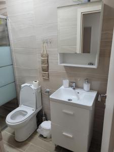 A bathroom at MAGO APARTMENTS