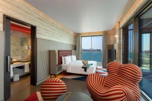 Posezení v ubytování Hyatt Centric Jumeirah Dubai