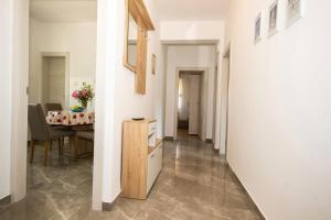 Fotografie z fotogalerie ubytování Apartment Jenny with parking, Wi-Fi and sea view v destinaci Rabac