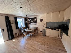 Kuchyňa alebo kuchynka v ubytovaní Westendorf Mountain Lodge Appartement Kitzhorn