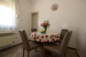 Fotografie z fotogalerie ubytování Apartment Jenny with parking, Wi-Fi and sea view v destinaci Rabac