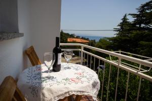 Balkón nebo terasa v ubytování Apartment Jenny with parking, Wi-Fi and sea view