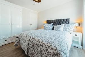 Postel nebo postele na pokoji v ubytování Villa Ocean View + 37 fotografií