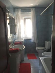 Koupelna v ubytování La casina del Reloj con vistas al mar + 13 fotografií