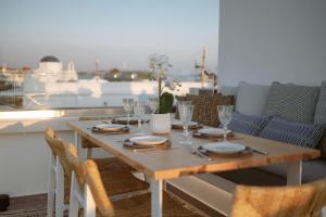 Restaurace v ubytování Nautica suites - Grand Suite with jacuzzi