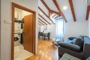 Posedenie v ubytovaní Beach Lapad Apartment Villa Tolja