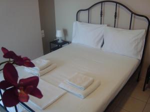 A bed or beds in a room at Dream House Ioannina