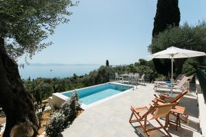 Bazén v ubytovaní oliva e mare luxury suite alebo v jeho blízkosti