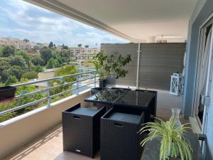 Balkon lub taras w obiekcie appartement Nice ,terrasse ,mer