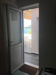 Fotografie z fotogalerie ubytování Studio apartmani Rafailovici v destinaci Rafailovići