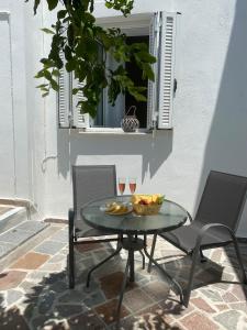 תמונה מהגלריה של Ares Apartment, Town of Poros Island בפורוס