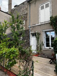 Vonkajšia záhrada v ubytovaní Charmant studio au calme terrasse privée place de parking sécurisée