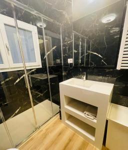 Koupelna v ubytování Luxury Home & Pool