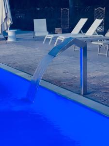 Bazén v ubytování Luxury Home & Pool nebo v jeho okolí