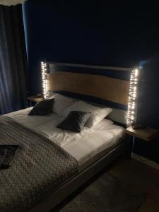 Posteľ alebo postele v izbe v ubytovaní LOFT PEARL Basen Taras Apartament