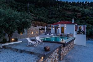 Bazén v ubytování Ninemia Villa in Skopelos nebo v jeho okolí