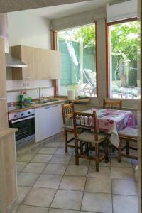 Η κουζίνα ή μικρή κουζίνα στο CASA IGLESIAS 2 2 habitaciones