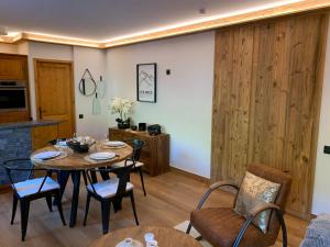 Χώρος καθιστικού στο Appartement Luxe Prince des Cimes Arc 1950 Piscine intérieure et extérieure