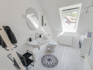 Gambar di galeri bagi INIKAMA: Designer Apartment im Grünen – Netflix di Rosengarten +20 gambar