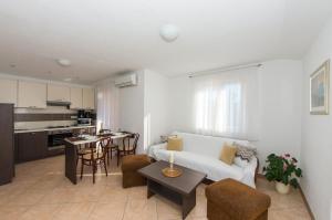 Kuchyň nebo kuchyňský kout v ubytování Apartment Yasmin