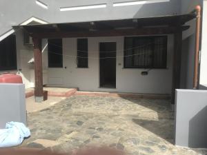 a view of the front of a house at Casa Camere Pistis in Assemini