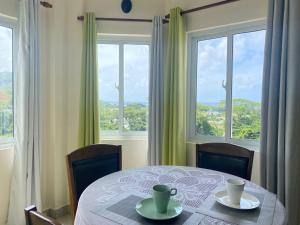 Fotografie z fotogalerie ubytování Le Ronce Villa v destinaci Anse Royale