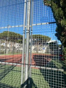 Tenis lub squash w obiekcie Apartamento la almadraba lub w pobliżu