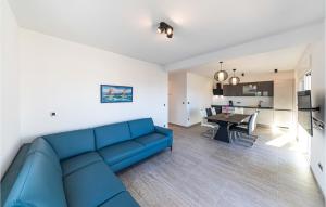 Η κουζίνα ή μικρή κουζίνα στο Lovely Home In Kastel Luksic With Sauna