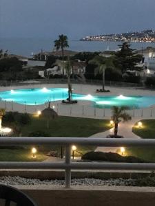 Basen w obiekcie Balcones del Chaparral, Mijas Costa lub w pobliżu