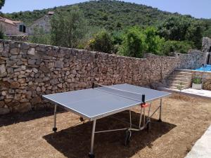 Stolný tenis v ubytovaní Olive Tree - House with Pool alebo v jeho okolí