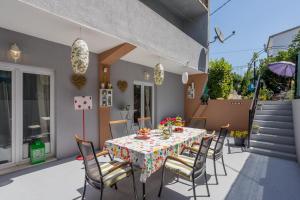 Balkón nebo terasa v ubytování Dalmatian 230m2 with pool and garden near the old town for families