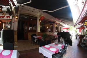 Restaurace v ubytování Ares Hotel