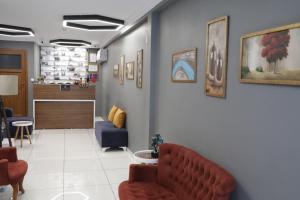 A seating area at Tavra hotel