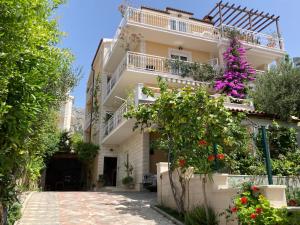 Κήπος έξω από το Guest house Adria