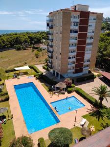Bazén v ubytovaní Apartments Las Vinas alebo v jeho blízkosti