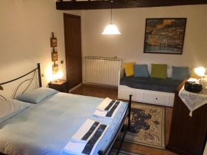 A bed or beds in a room at Casa in Umbria
