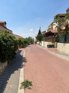Gallery image of דירת גן מרווחת במיקום מעולה עם נטפליקס חינמי in Ma'ale Adumim