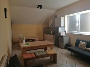 Kuchyň nebo kuchyňský kout v ubytování Hostel Poslon