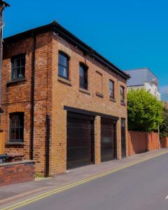 Gallery image of The Eden Warehouse - Pink Apartment (sleeps 4) in Southport