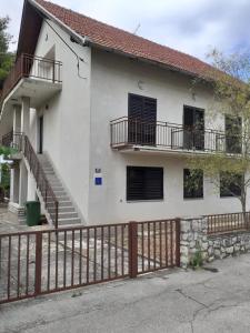 Budova, v ktorej sa apartmán nachádza