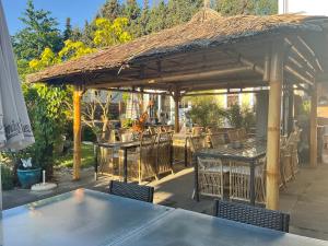 Patio nebo venkovní prostory v ubytování zu Jeddelohs Lodge Hotel