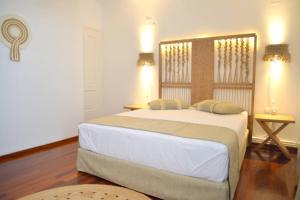 Łóżko lub łóżka w pokoju w obiekcie Esperos Seaside Suite in Adamas, Milos